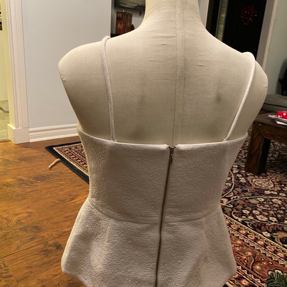 RW&Co peekaboo top - Picture 10 of 15